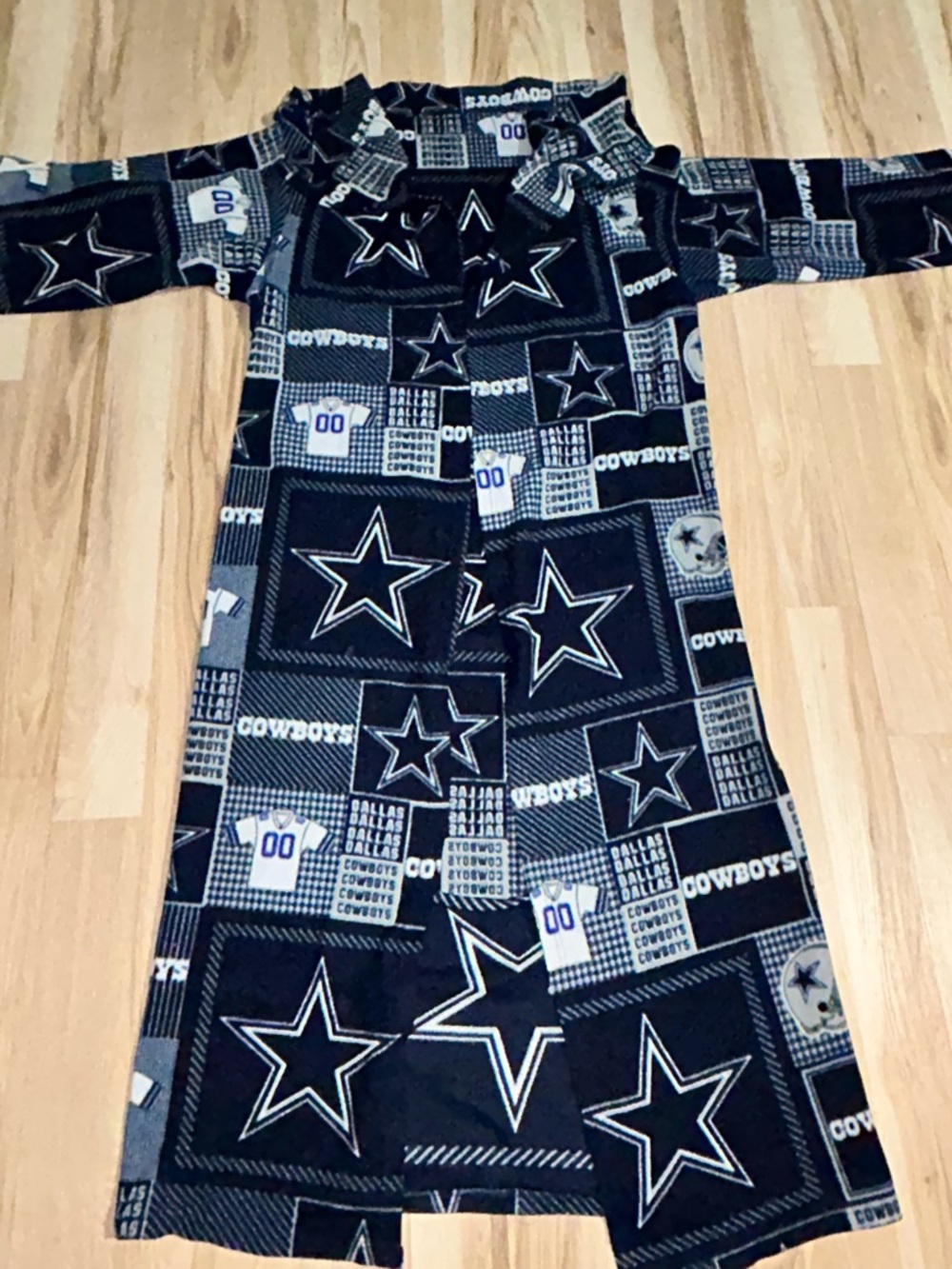 NFL Dallas Cowboys Snuggie Blanket